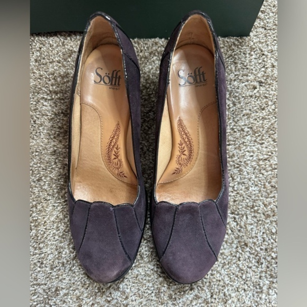 Sofft Brand Round Toe Pump Black Suede Leather